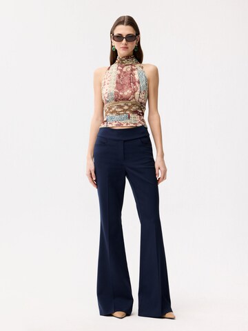 Regular Pantalon à plis adl en bleu