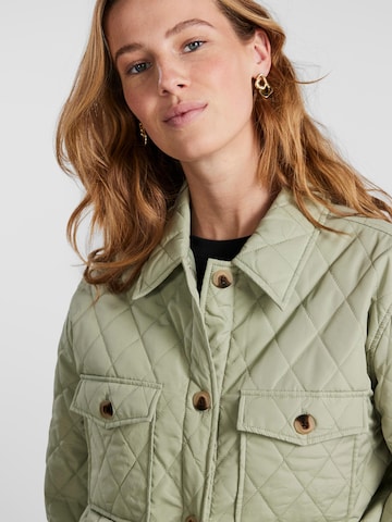 PIECES Prehodna jakna 'Taylor' | zelena barva