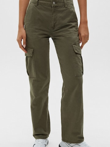 Pull&Bearregular Cargo hlače - zelena boja