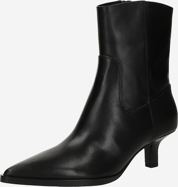 Bottines & Other Stories en noir : devant
