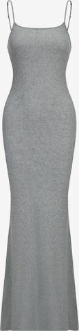 cfab (formerly creamy fabrics) Klänning 'Ribbed Cami Maxikleid' i grå: framsida