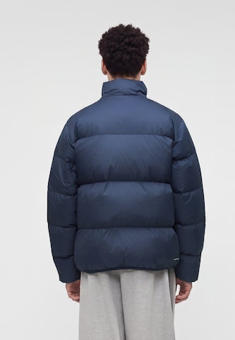 Nike Sportswear - Casaco de inverno 'CLUB' em cinzento