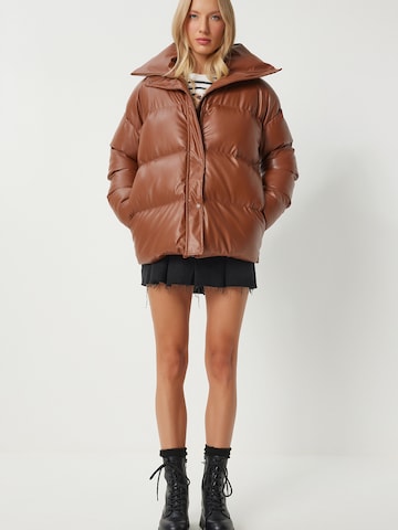 Happiness İstanbul Jacke in Braun