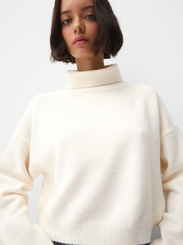 Bershka Sweater in Beige