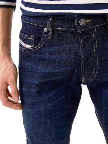DIESEL Slimfit Jeans 'D-LUSTER'‌‌‌‌‌ in Blau