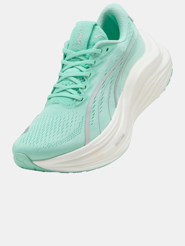 PUMA Laufschuh in Grün