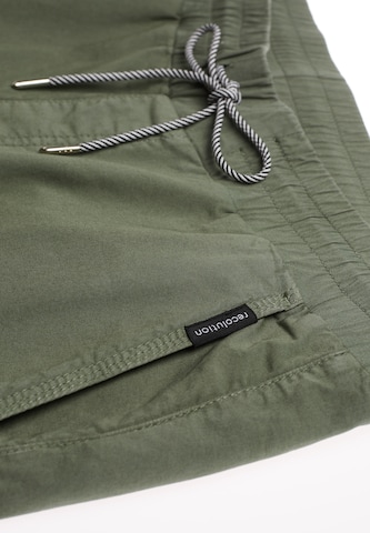 recolution Tapered Chino in Groen