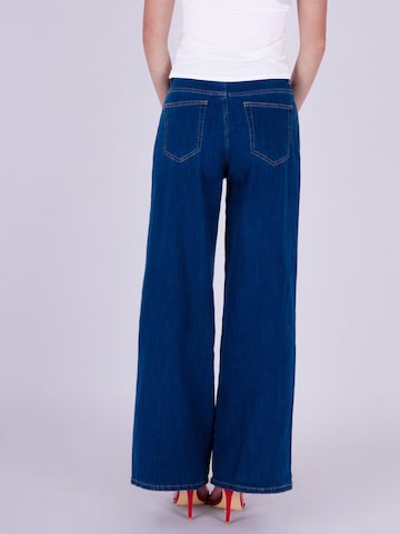 Fraternel Flared Jeans in Blue