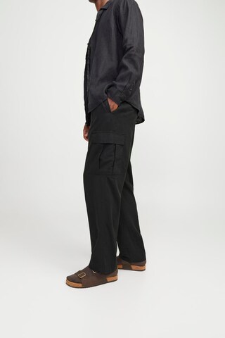 JACK & JONESLoosefit Cargo hlače 'JPSTKarl JJSummer' - crna boja