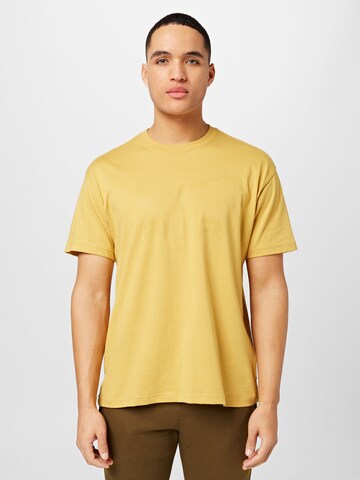 Nike Sportswear - Camiseta en amarillo: frente