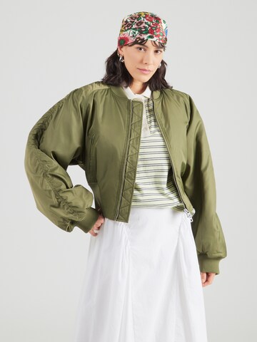 & Other Stories Преходно яке в зелено: отпред