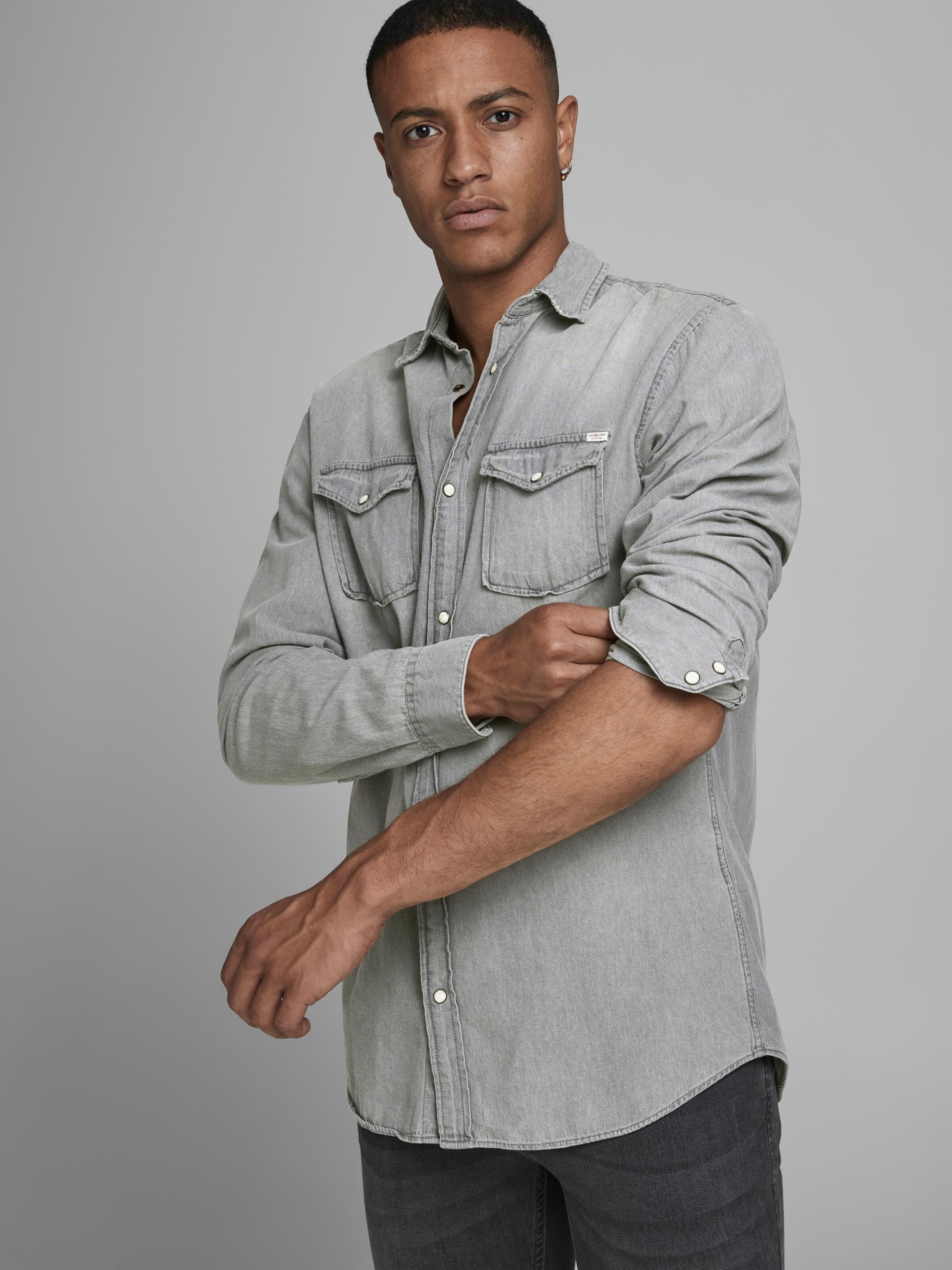 Männer Hemden JACK & JONES Hemd 'Sheridan' in Grau - YY21591 Männer Hemden JACK & JONES Hemd 'Sheridan' in Grau - YY21591