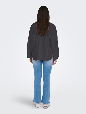 Camicia da donna 'ONLThyra' di ONLY in grigio