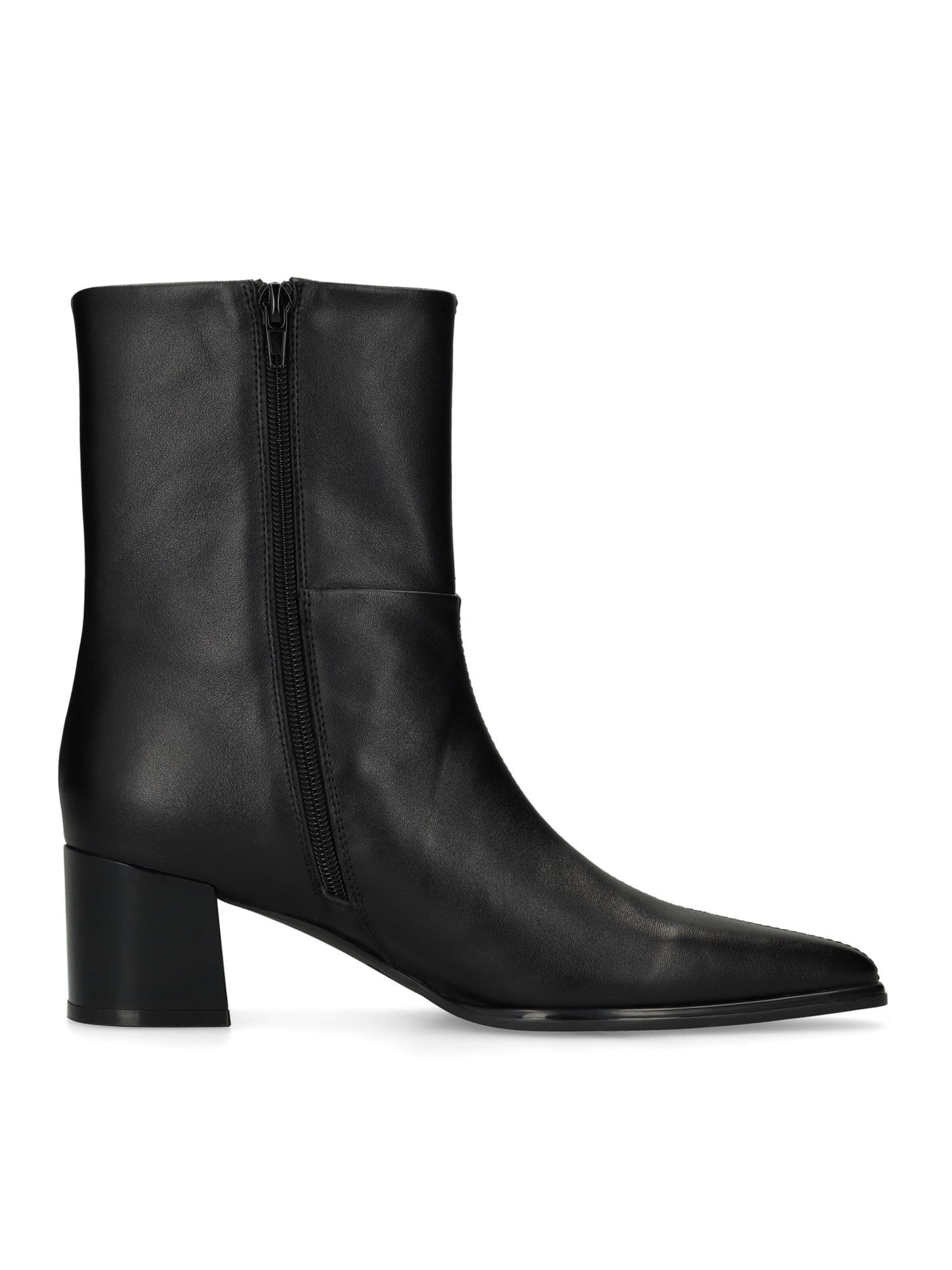 MANFIELD Ankle Boots in Black