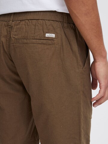 regular Pantaloni con pieghe 'Woven' di BLEND in verde
