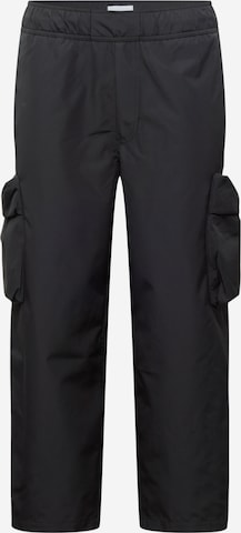 Calvin Klein Jeans Regular Cargo Pants in Black: front