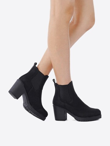 Dream Pairs Boots in Black
