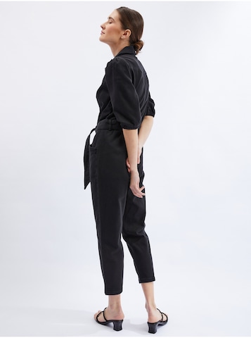 Orsay Jumpsuit in Schwarz