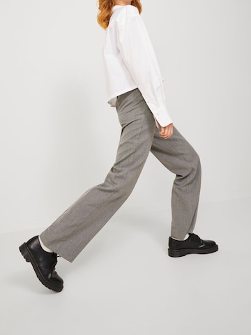 JJXX Regular Trousers with creases 'Mary' in Grey