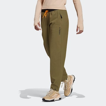 adidas Terrex Workout Pants in Green: front