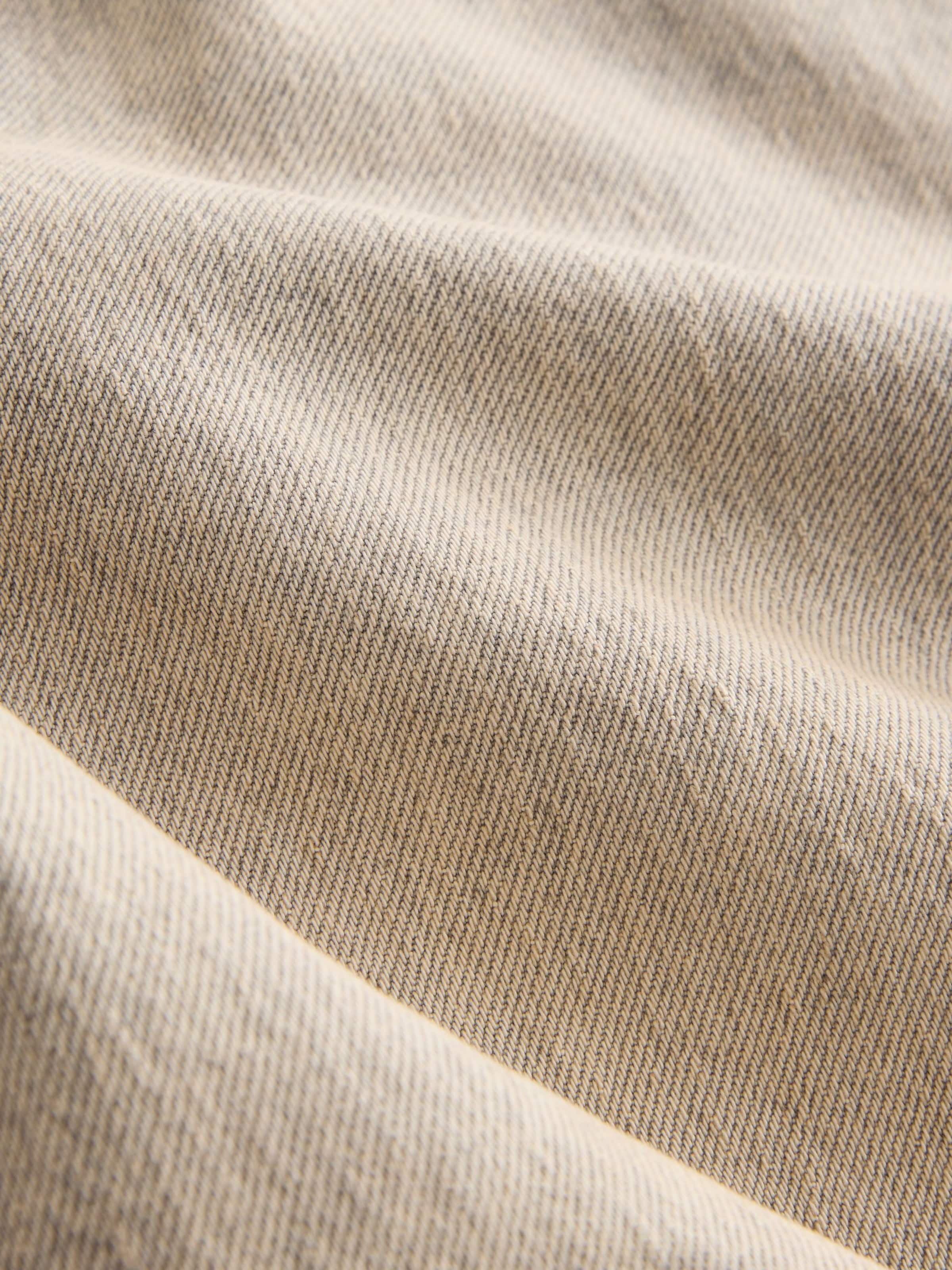Edit Barrel Jeans in Grey