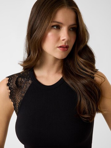 GUESS Top in Schwarz