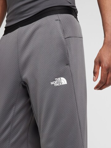 THE NORTH FACE Tapered Sporthose in Grau