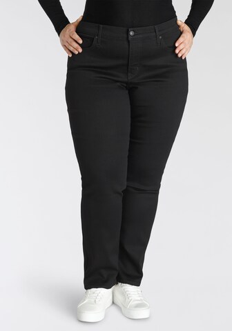 Levi's® Plus Regular Jeans in Black: front