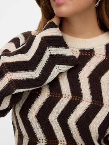 Pull-over '10335230' Vero Moda Curve en marron