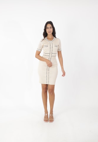 Elara Strikkjole i hvid: forside