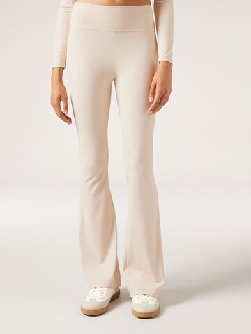 CALZEDONIA Flared Hose in Beige: Vorderseite