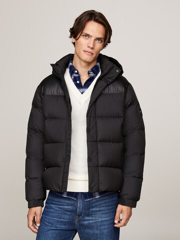 TOMMY HILFIGER Kurtka zimowa w kolorze czarny: przód