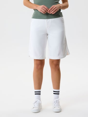 TWO SOON Regular Jeans in White: front