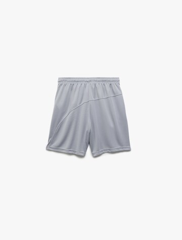Koton Regular Shorts in Grau