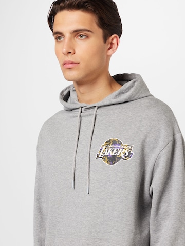 Felpa sportiva 'Los Angeles Lakers' di NEW ERA in grigio