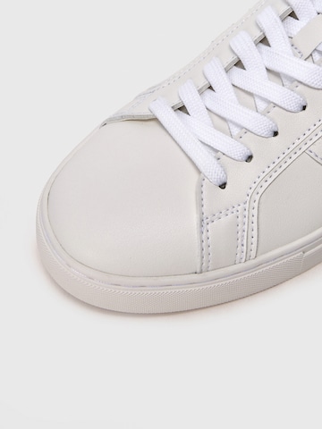 BOSS Rövid szárú sportcipők 'Rhys' - fehér