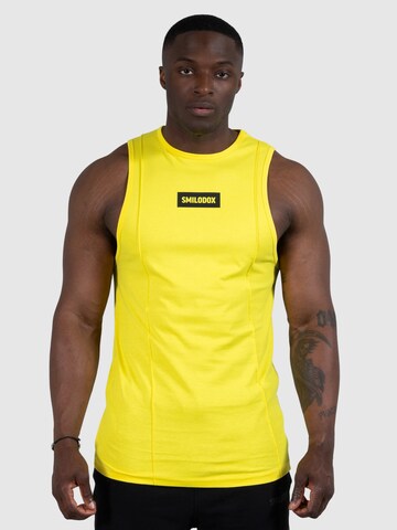 T-Shirt fonctionnel 'Richard' Smilodox en jaune : devant