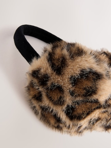 Urechiușe de la Next pe maro