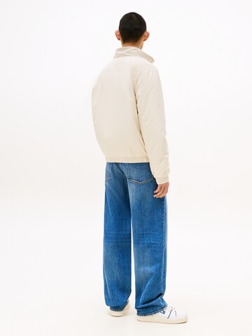 Tommy Jeans Átmeneti dzseki 'ESSENTIAL' - bézs: hátul