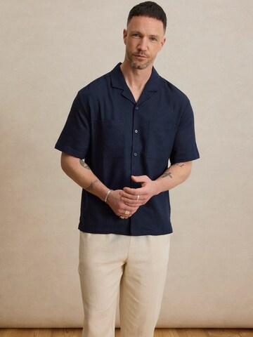 DAN FOX APPAREL Regular fit Риза 'Leonard' в синьо: отпред