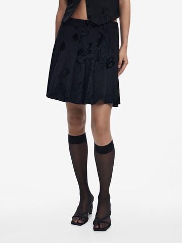 Fustă de la Desigual pe negru: față