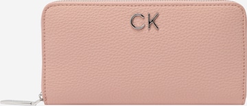 Calvin Klein Wallet in Pink: front