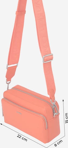 Calvin Klein - Bolso de hombro en naranja