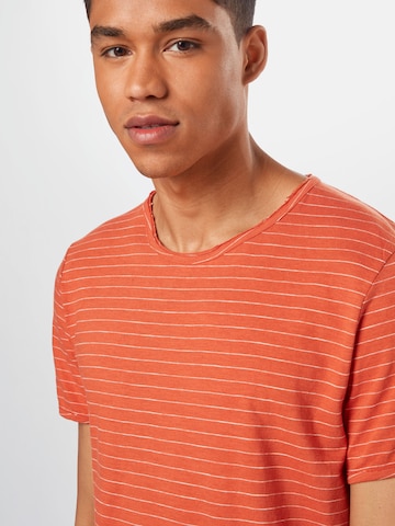 T-Shirt 'Morgan' SELECTED HOMME en rouge
