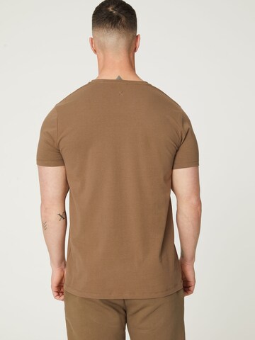 DAN FOX APPAREL T-shirt 'Samuel' i brun