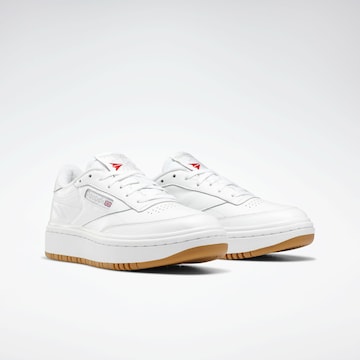 Baskets basses Reebok en blanc