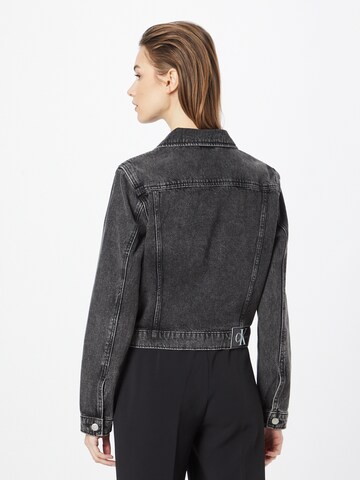 Calvin Klein Jeans Overgangsjakke i grå
