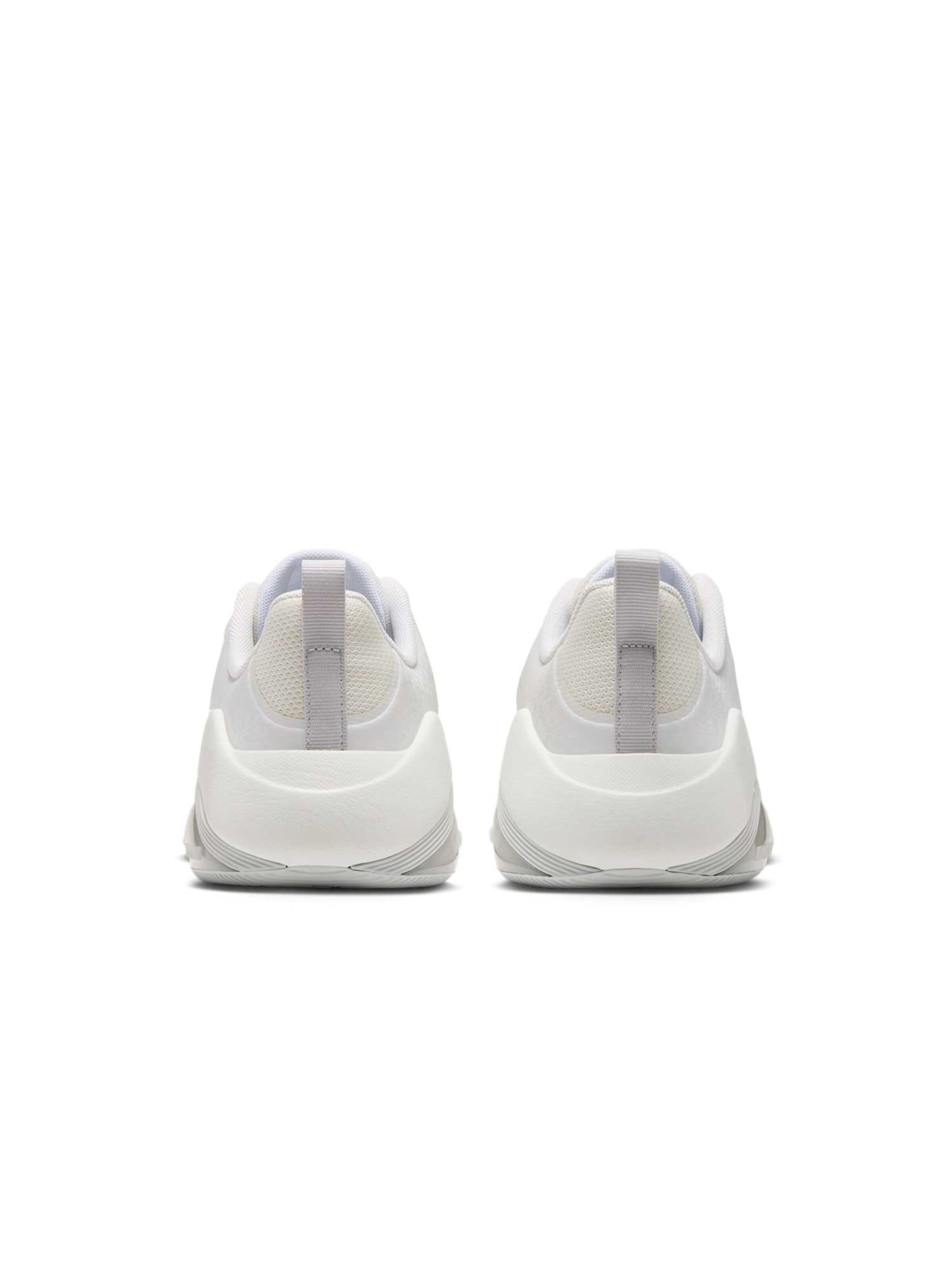 bēšs NIKE Sporta apavi 'Bella 7'