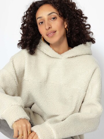 SASSYCLASSY Oversizepullover‌‌‌‌‌‌‌‌ in Weiß