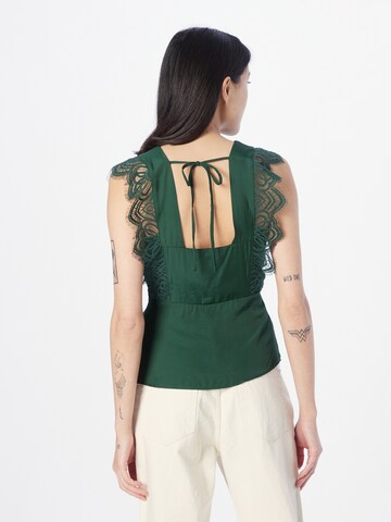 Tricou 'Pearl' de la ABOUT YOU pe verde